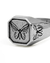 Load image into Gallery viewer, TWO JEYS BUTTERFLY EFFECT RING
