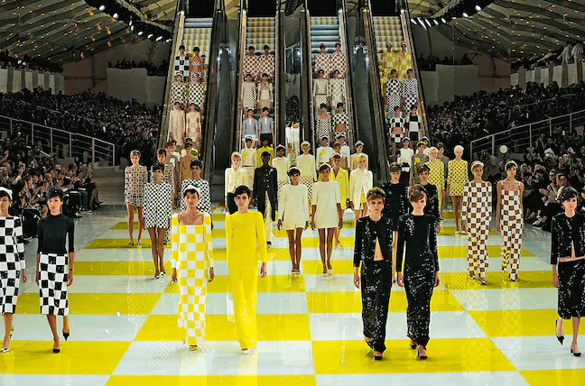 LOUIS VUITTON CATWALK