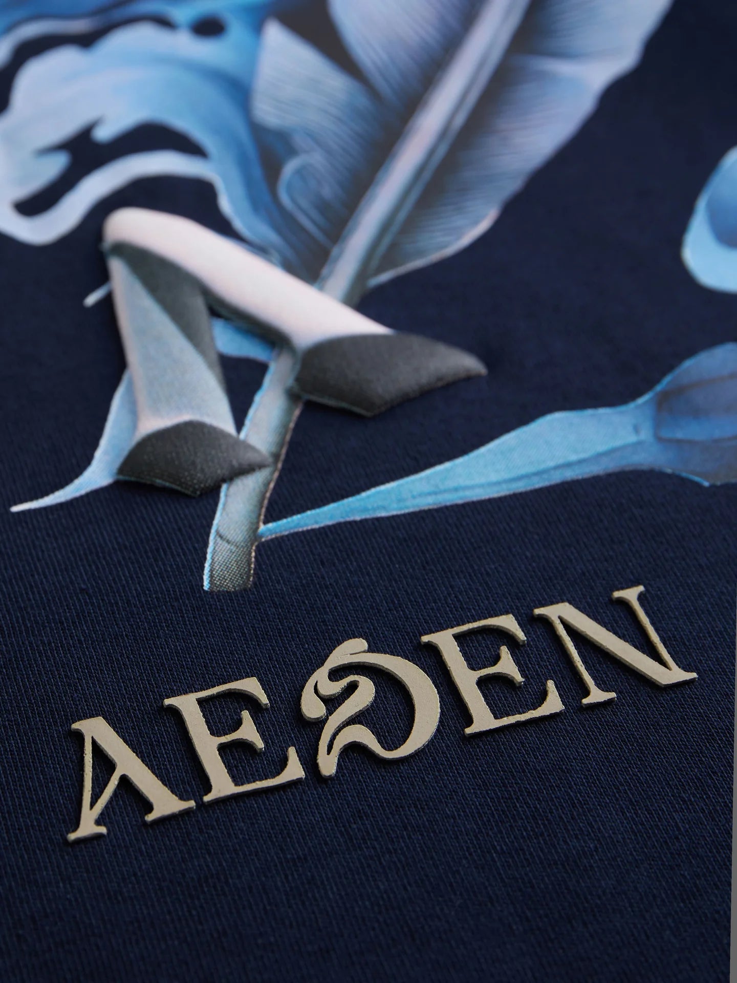 AEDEN FEATHER TEE